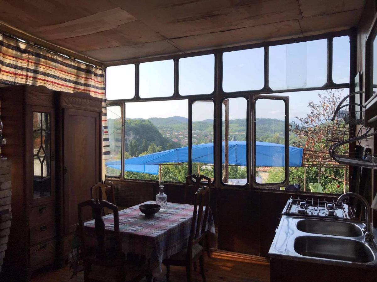 ホテル Peaceful View クタイシ エクステリア 写真
